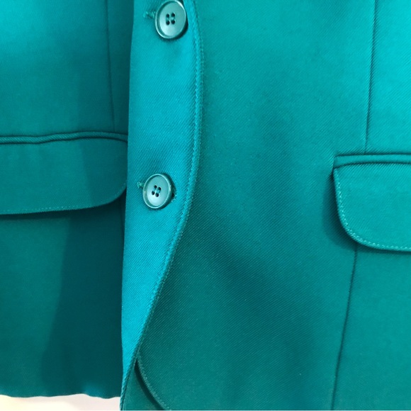 Fresh from Laurie’s closet - Picture 6 of 7